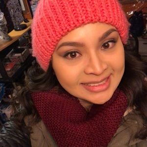 Meet your Posher, Amparo